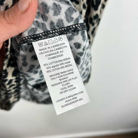 NEW Michael Kors Leopard Cheetah Print Long Sleeved Cold Shoulder Blouse Medium - Picture 6 of 9